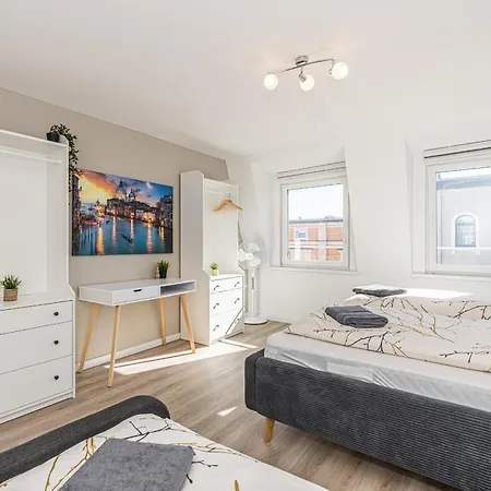 Apartment Lv 6-zimmer-apartment, 177 Qm, Balkon, Hbf *