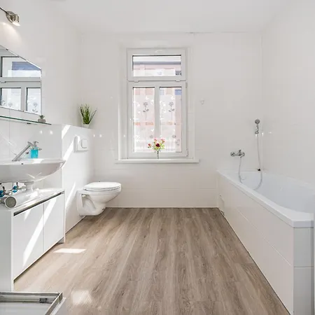 Lv 6-zimmer-apartment, 177 Qm, Balkon, Hbf * Halle (Saale)
