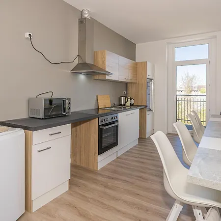Lv 6-zimmer-apartment, 177 Qm, Balkon, Hbf Apartment Halle (Saale)