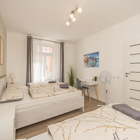 Daire Lv 6-zimmer-apartment, 177 Qm, Balkon, Hbf *