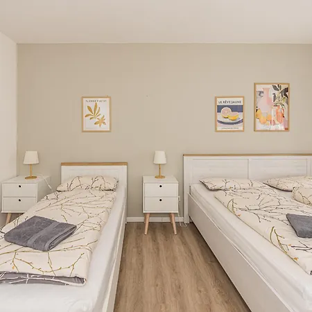 Daire Lv 6-zimmer-apartment, 177 Qm, Balkon, Hbf