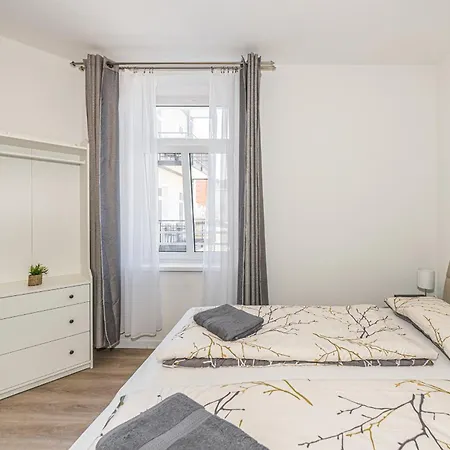 Lv 6-zimmer-apartment, 177 Qm, Balkon, Hbf *